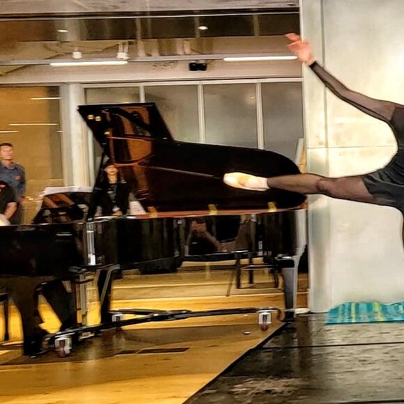 Meet your Posher, Monika - Picture 1 of 1